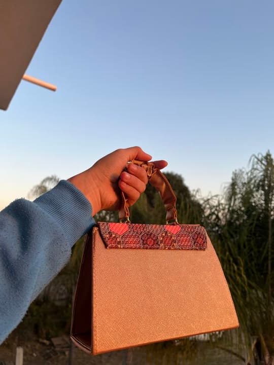 Bolsa body café dora